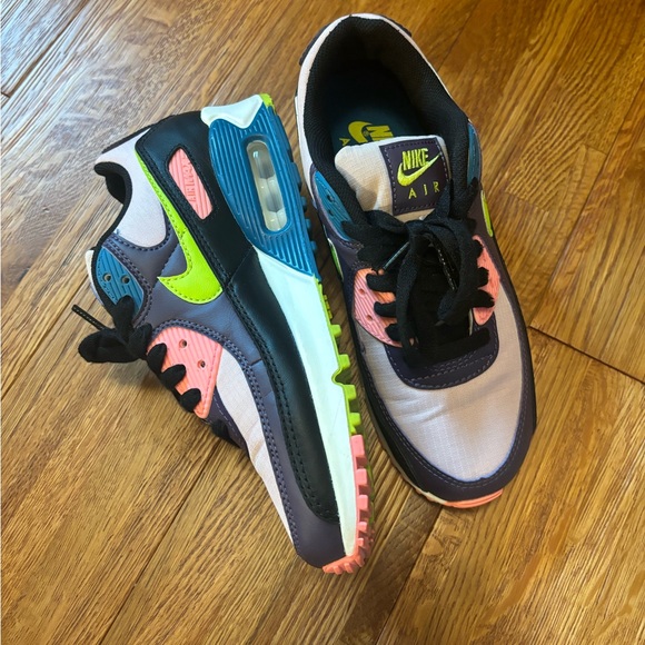 women's black nikes shoe carnival